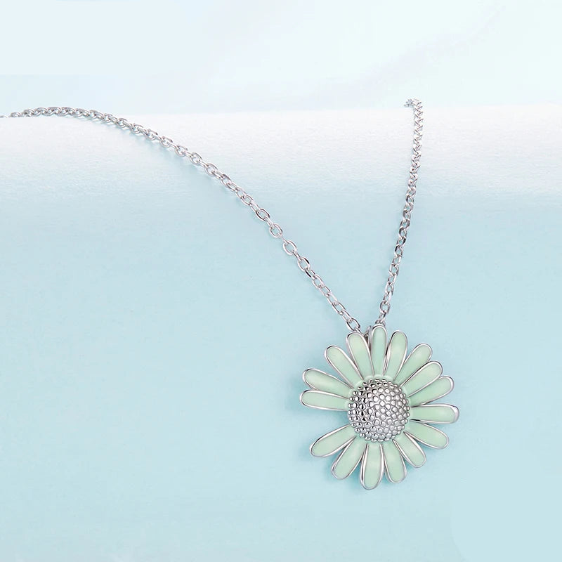 925 Sterling Silver Daisy Pendant Necklace – Green Flower Charm