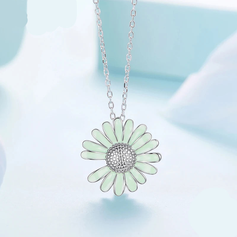 925 Sterling Silver Daisy Pendant Necklace – Green Flower Charm